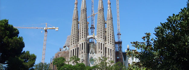 Rezerwuj bilety dla Sagrada Familia, Park Güell, Casa Batló oraz Casa Milà