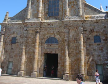 Besuchen Sie die Abtei von Mont-Saint-Michel, einer der berühmtesten Wallfahrtsorte seit dem Mittelalter und UNESCO Weltkulturerbe. Online buchen!