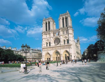 Heldagstur med sightseeing i Paris, lunch i Eiffeltornet följt av en guidad tur i Versailles. Max 8 deltagare. Boka biljetter här!