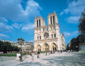 Limited time in Paris? This tour takes you to see all of the major sights in less than 2 hr. Incl. special commentary for children! Book online!
