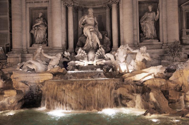Visite nocturne de Rome : visite guidée, vin et apéritif 