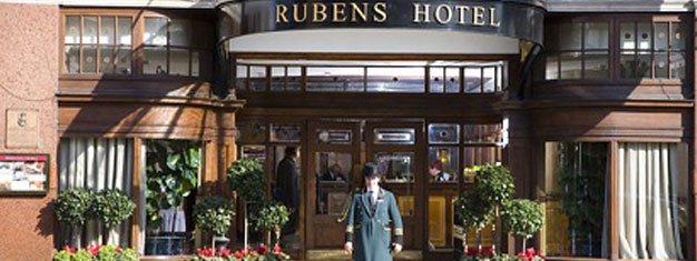 Disfruta una merienda típica Inglesa en el Palace Lounge de The Rubens, con vistas al Royal Mews de Buckingham Palace. Reserva en línea!