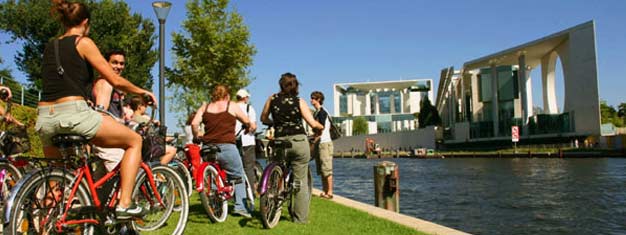 Onze Alles in één Berlijn Stads Fietstour is een geweldige manier om deze geweldige stad te verkennen in één tour! Boek tickets voor de Alles in één Berlijn Stads Fietstour hier! 