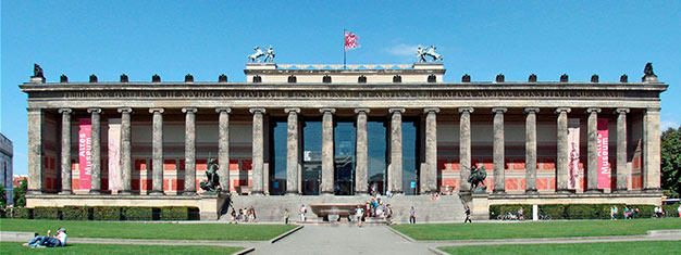 Köp dina biljetter hemifrån och gå före i kön till Altes Museum på Berlins berömda Museum Island. Beundra konst och hantverk från antiken. E-biljett/Mobilbiljett.

