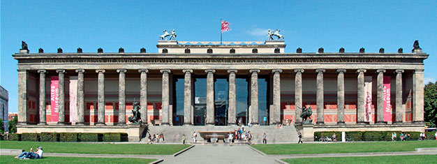 Kjøp dine billetter hjemmefra og hopp over køen inn til Altes Museum på Berlins berømte Museum Island. Beundre kunst og håndverk fra antikke tider.