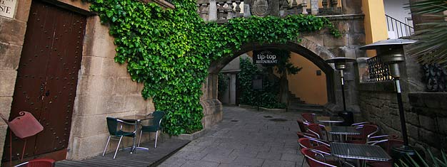 Poble Espanyol på Montjuïc i Barcelona er vel verdt et besøk. Kjøp dine billetter til Poble Espanyol på Montjuïc i Barcelona her!