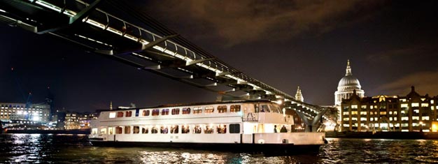 Probeer eens een romantische diner cruise door Londen met een 4-gangen menu en live band. Boek jouw Bateaux Londen Diner Cruise online!