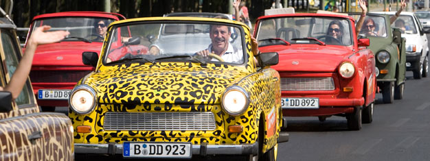 Δείτε το Βερολίνο από ένα Trabant σε ένα από Trabi μας Safari Tours είναι πραγματική διασκέδαση. Οδηγήστε, να διασκεδάσουν και να δούμε Βερολίνο - κρατήσεις εισιτηρίων για το Βερολίνο Trabi Safari Tours εδώ!