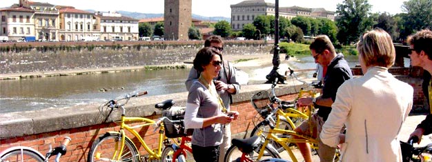 Une visite à vélo, c'est un moyen amusant pour faire du tourisme à Florence. Florence est une ville relativement sûre à vélo. Réservez en ligne !