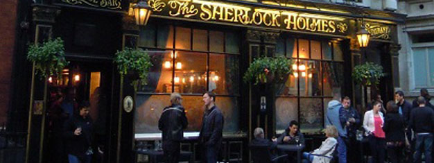 Visit three of London's oldest pubs on this fun walking tour! Your tour includes a beer tasting with three British beers at The Old Thameside Inn. Book now!