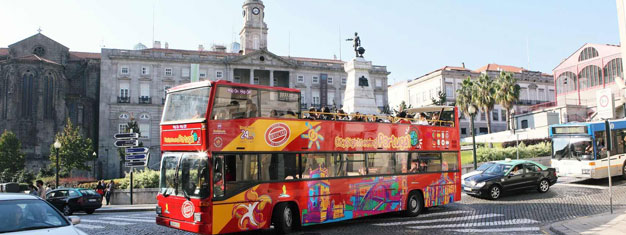 Utforsk Porto med Hopp-På-Hopp-Av sightseeing busser! Med to bussruter og 43 praktisk plasserte stanser rundt byen. Kjøp dine billetter på nett i dag!