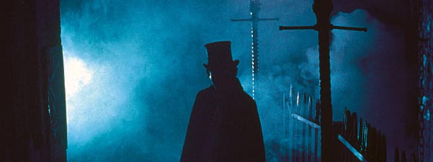 Probieren Sie eine gruselige Abendtour voller Horror! Wandeln Sie in den Fußspuren von Jack the Ripper und sehen Sie alle jene Schauplätze, an denen er seine Opfer ermordete. Kaufen Sie Ihre Tickets hier!