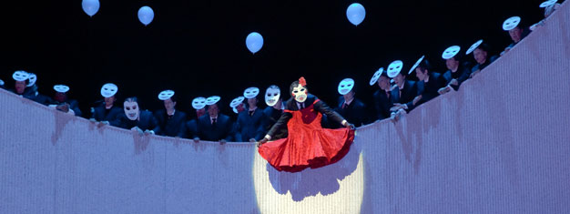 Консумативна куртизанка Верди се връща в безкраен настройка Willy Decker в Opera La Traviata в Метрополитън опера в Ню Йорк. Резервирайте онлайн.