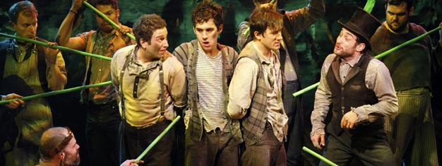 Se Peter and the Starcatcher på Broadway i New York, sagan om Peter Pan. Biljetter till Peter and the Starcatcher på Broadway i New York här!