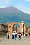 Pompeii Half Day Tour: Guided tour & train