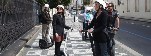 Stap op de Praag Segway Tour: De meest leuke manier om alles van Praag te zien. Koop uw tickets voor Praag Segway hier!