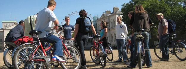 Join us for a different kind of sightseeing tour on bike along both banks of London's famous river, the Thames. Book your bike tour from home!
