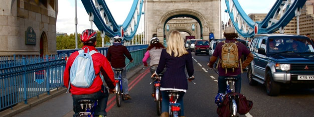 Disfruta un paseo en bici por el corazón de Londres y ve las orillas del Támesis al anochecer. Incluye bebida en un pub de 400 años. Reserva en línea! 