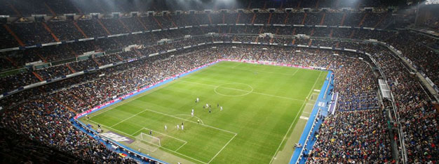 Bernabéu, Real Madrid’s Stadion er virkelig imponerende med sin kapasitet til å ta imot 80.000 fans. Billetter til en tur ved Bernabéu, kan bestilles her!