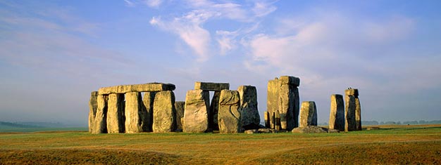 Koe Stonehenge Lontoon ulkopuolella. Vieraile tässä Unescon maailmanperintökohteessa itsenäisesti. Saatavilla on ilmainen englanninkielinen audio-opastus. Varaa lippusi täältä!