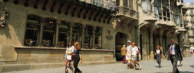 Ta en promenad bland Barcelonas berömda tapasbarer och få en smak av Barcelona! Lär dig mer om spansk mat och tapas. Boka dina biljetter idag!