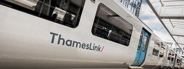 Transfer vom Flughafen Gatwick nach London mit dem Thameslink-Zug! Kind unter 5 Jahre gratis. Die Zugfahrt dauert ca. 60 Minuten, hier Tickets kaufen!