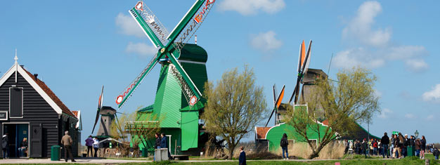 Visit the beautiful Dutch countryside. See the windmill village Zaanse Schans, the former island Marken and the fishing village Volendam. Book here!

