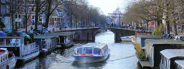 Visite guidée en bus combinée avec une ballade en bateau à Amsterdam, découvrez le meilleur de la ville et réservez votre visite en bateau ici!