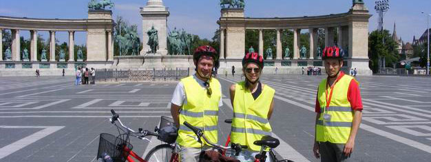 Descubra nosso tour de 3 horas em bicicleta com guia local. Viva tanto Buda quanto Pest. Parada rápida no Parlamento Húngaro. Garantia de grupo pequeno. Reserve agora!