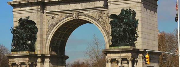 Maak een schitterende wandeling over de iconische Brooklyn Bridge en ontdek DUMBO, de trendy wijk in Brooklyn aan de andere kant van de brug. Bestel je tour hier!