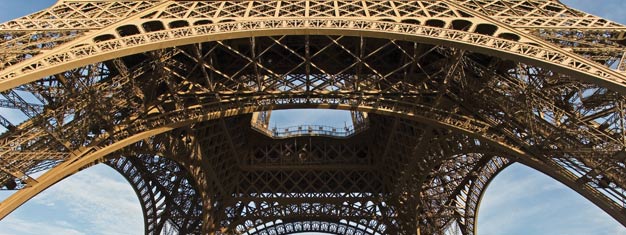 Reserva entradas al Paris Essential, el pack turístico en París en bus, barco y con comida en la Torre Eiffel! Reserva entradas al Paris Essentiel aquí!