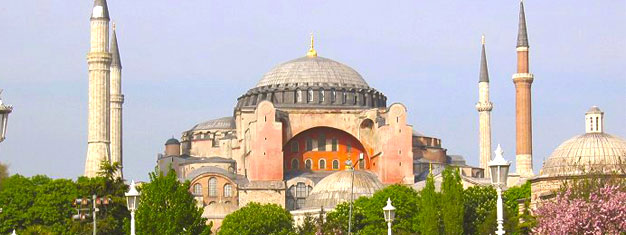 Dive into the fascinating history of the Muslim world on a tour of the landmarks of the Byzantine and Ottoman Empires. Book your tickets here! 