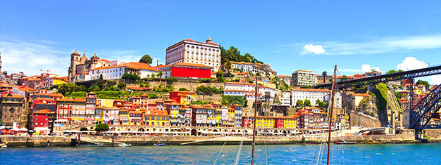 Ervaar de stad Porto! Ontdek het spectaculaire centrum, bezoek de Kathedraal, geniet van de tour, een heerlijke wijnproeverij & nog veel meer. Boek hier!