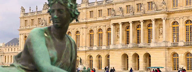 La Visite de Versailles à Vélo est parfaite pour découvrir la grandeur du Domaine Royal de 2 000 acres. Découvrez tous les monuments principaux de Versailles à Vélo, Réservez votre visite à vélo ici!