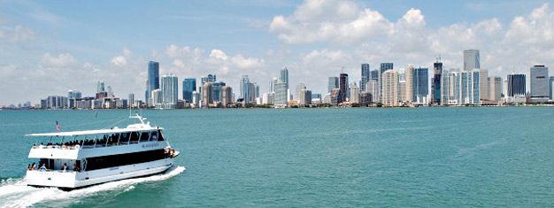 Besök Miami & South Beach på en heldagstur från Orlando. Njut av en kryssning, spana in kändisarnas residens och utforska South Beach. Boka online!