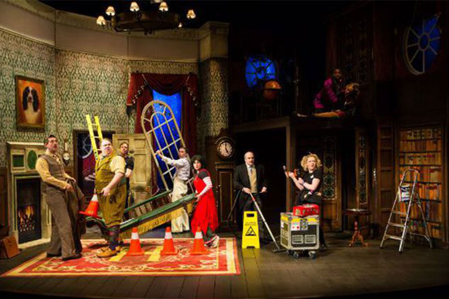 The play that goes wrong. The goes wrong show.